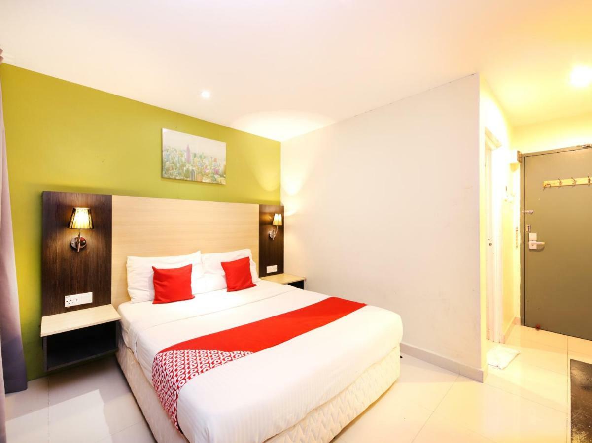 Oyo 786 The Citilite Hotel Куантан Экстерьер фото